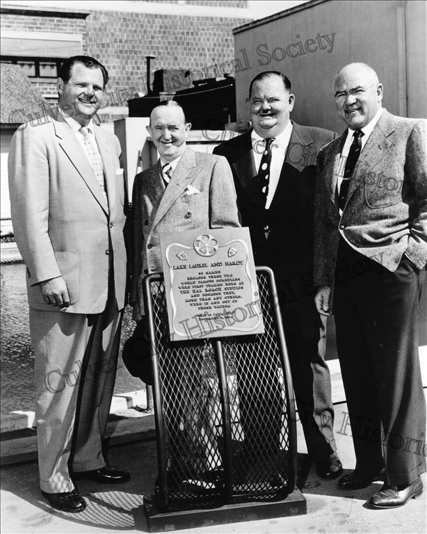 Laurel and Hardy at plaque (1954)